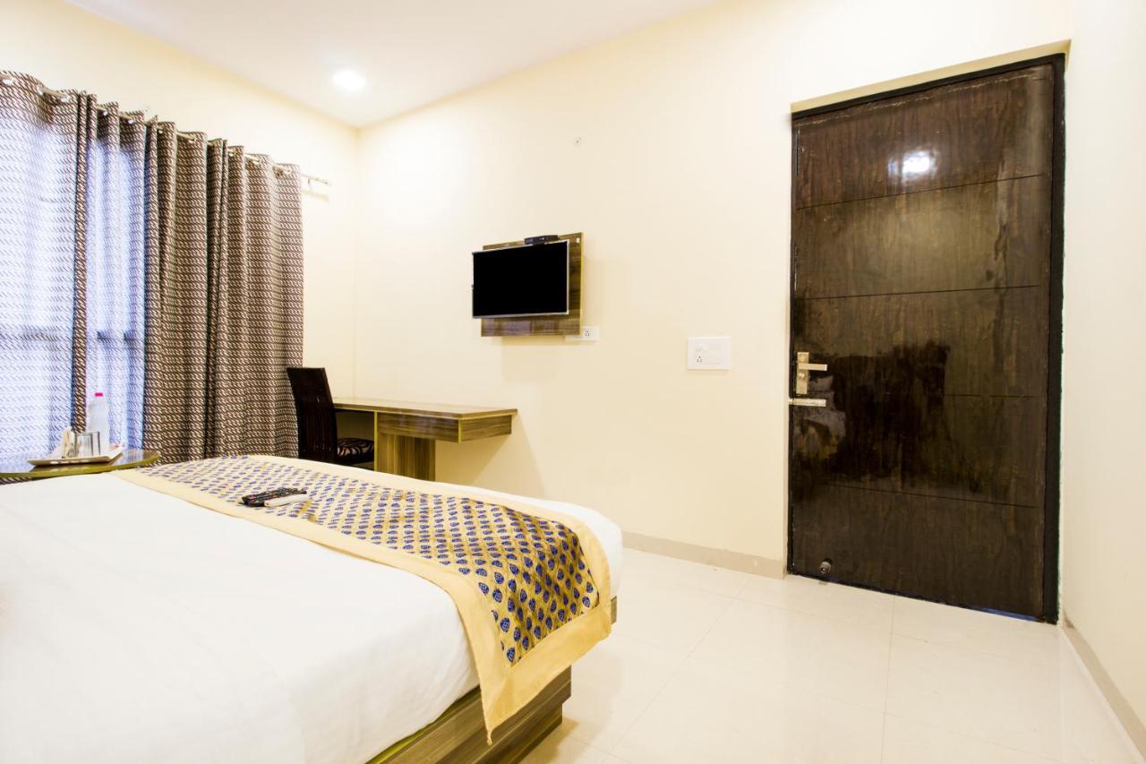 Fabhotel Signature Cyber Park Delhi (National Capital Territory of India) Exterior foto