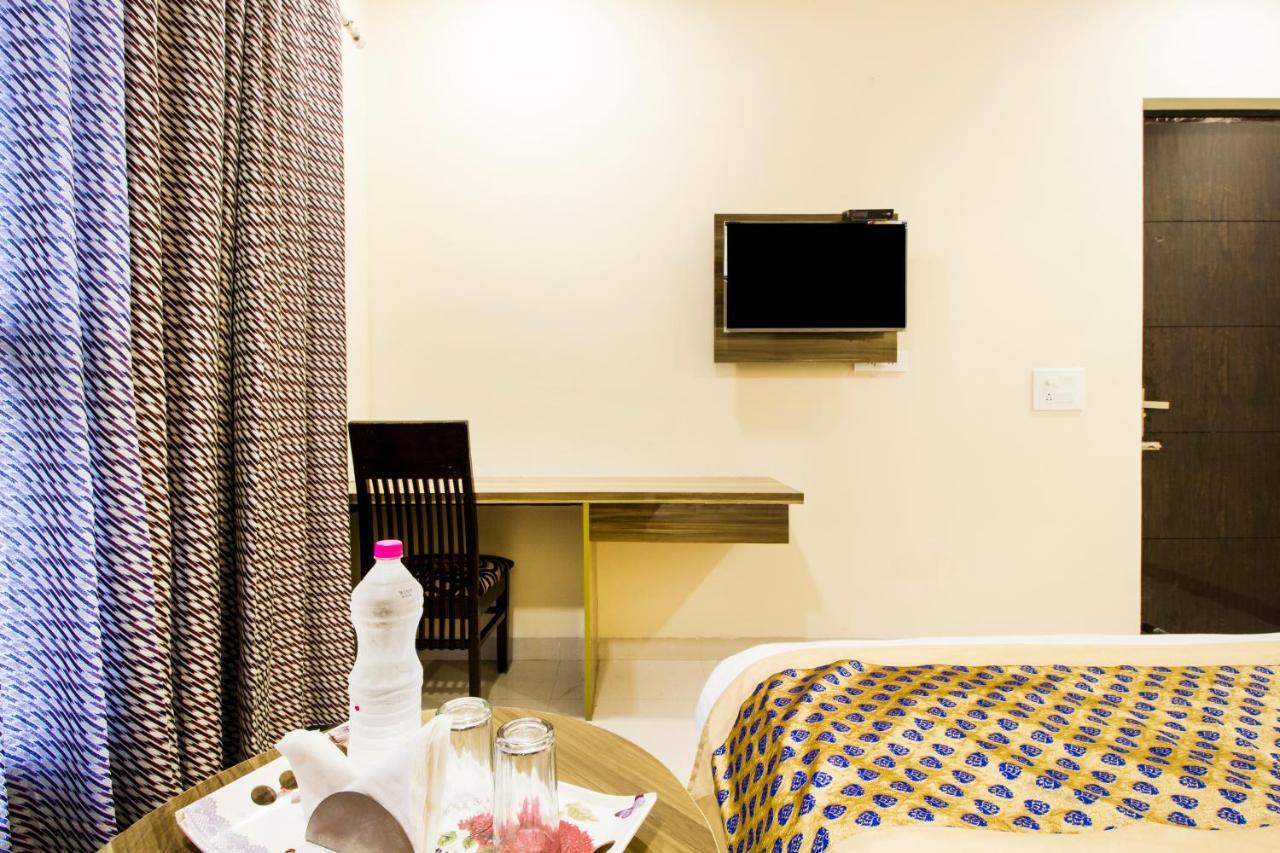 Fabhotel Signature Cyber Park Delhi (National Capital Territory of India) Exterior foto